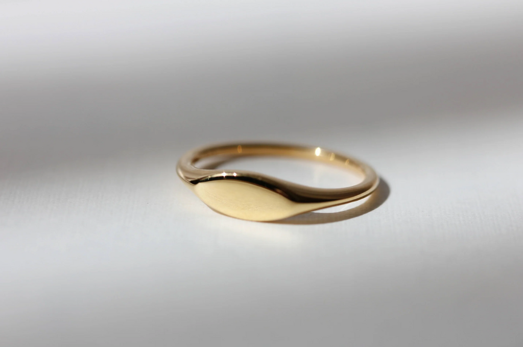 Nouvelle Signet Ring