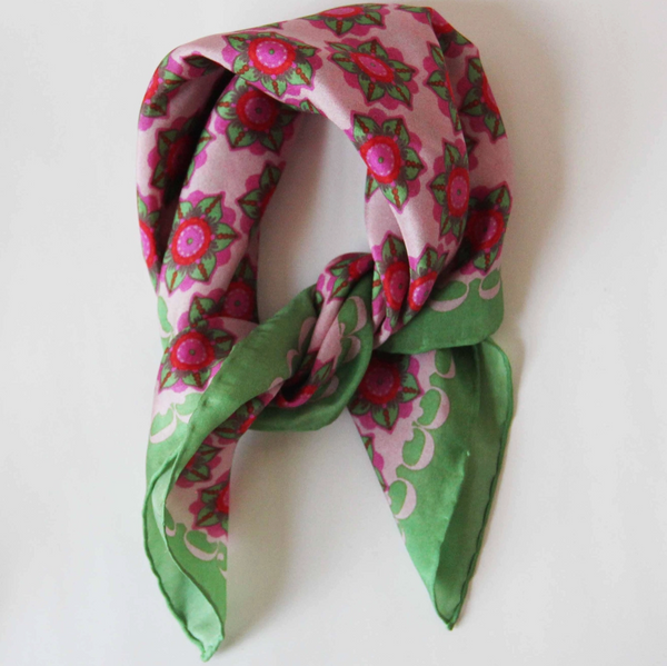 Mini Daisy Scarf • Green