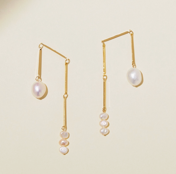 Toni Earrings • Pearl