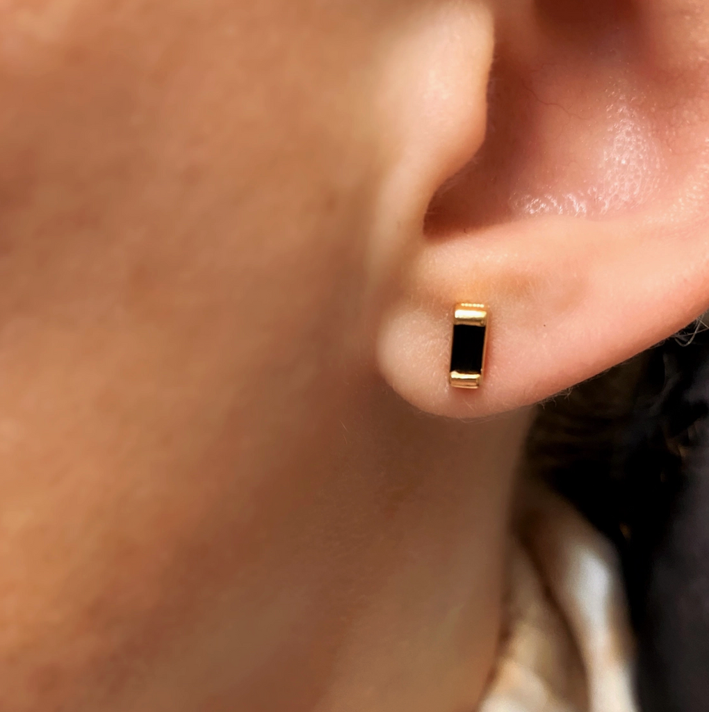 Giuliana Studs • Black