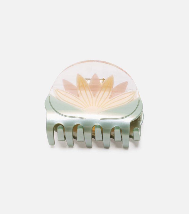Water Lily Claw