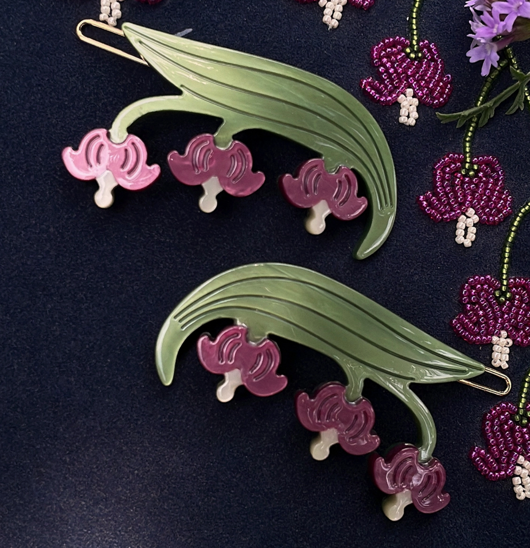 Bleeding Heart Barrette Set