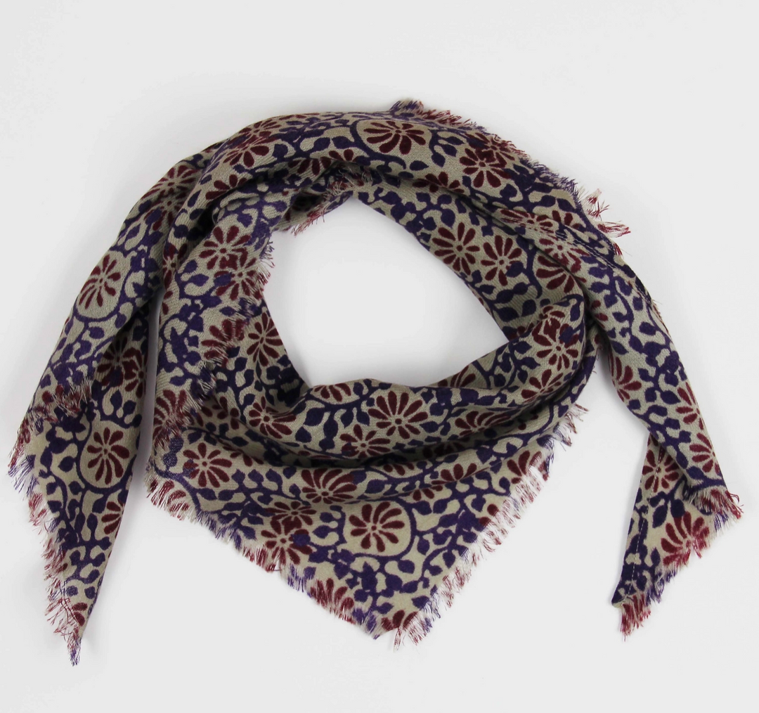 Delta Suzanne Scarf • Extra Bordeaux