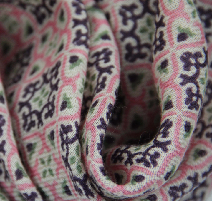 Lisbon Square Wool Scarf • Pink