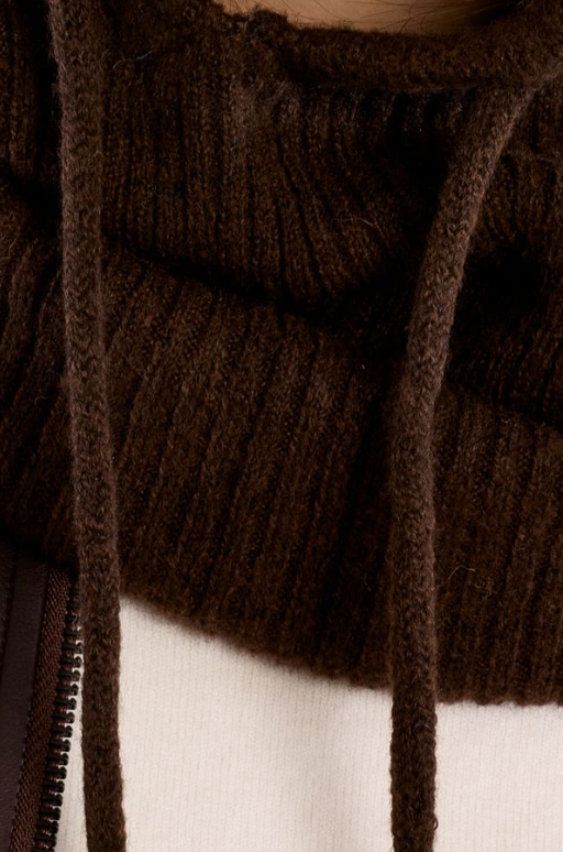 Anya Snood