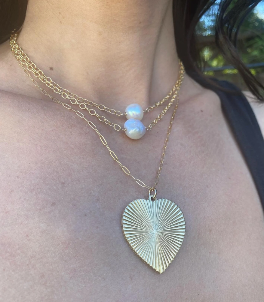 Vintage Ribbed Heart Pendant